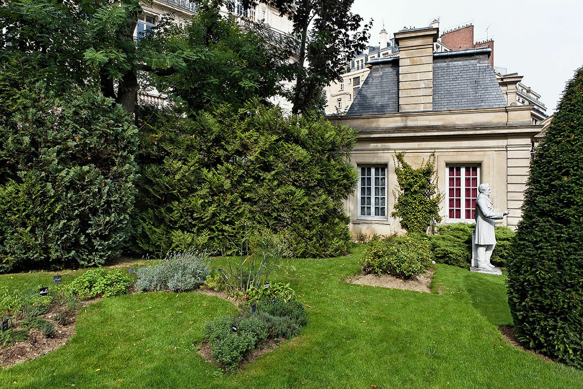 Saint James Paris Luaran gambar