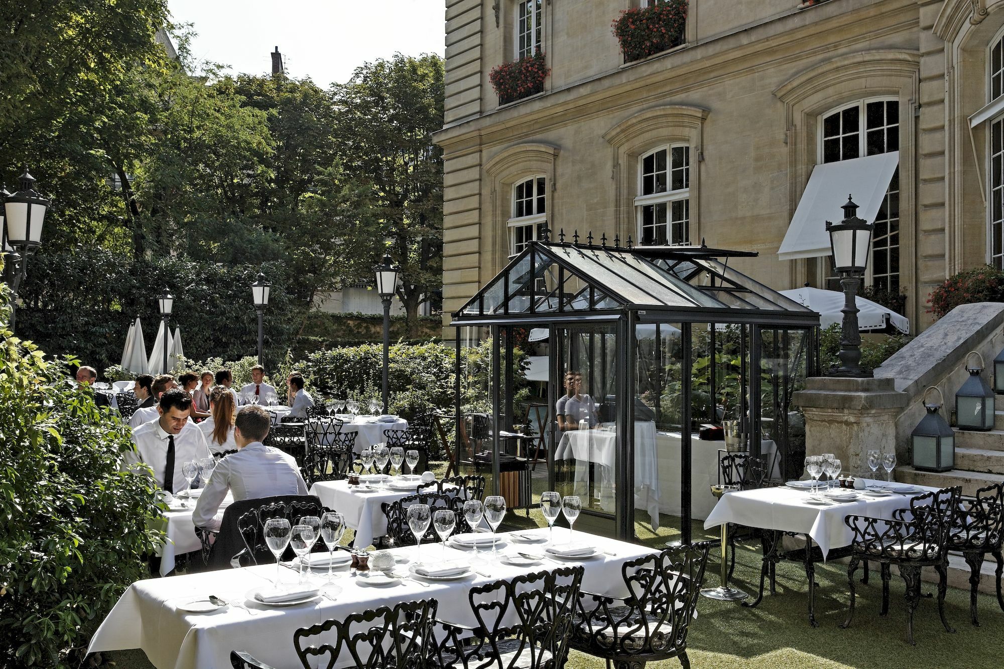 Saint James Paris Luaran gambar